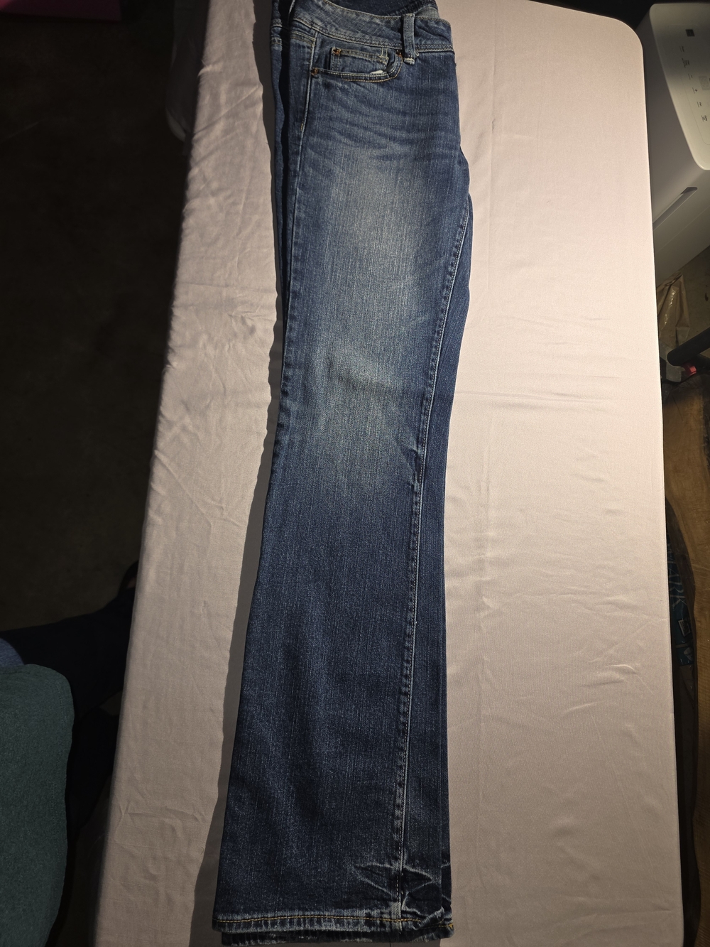 American Eagle Boyfriend Jeans - Medium Blue Wash 10L 33" Inseam Low-Rise